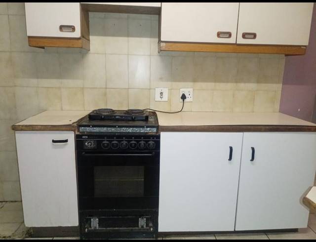 2 BEDROOM PROPERTY TO RENT IN MOSELEY PARK